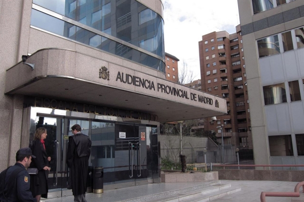 La guardia civil que tiroteó una gasolinera se enajenó por un curso